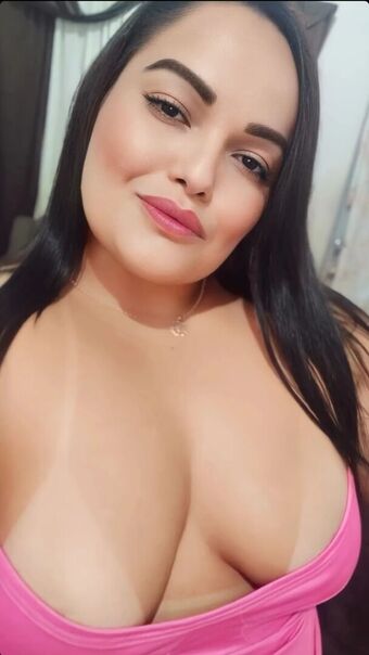 Keerthy Bagh Голі Зливи OnlyFans Фото 9