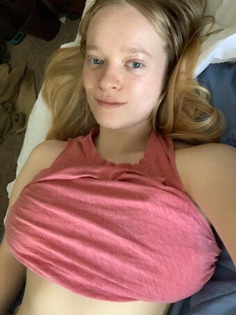 Kelley Голі Зливи OnlyFans Фото 12
