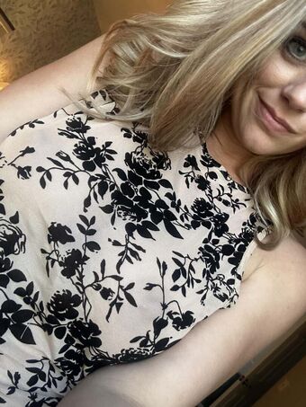 KelliAnn Голі Зливи OnlyFans Фото 33