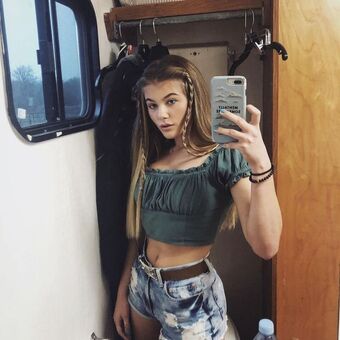 Kerri Medders Голі Зливи OnlyFans Фото 23