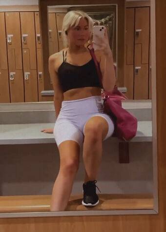 Kewitty Голі Зливи OnlyFans Фото 12