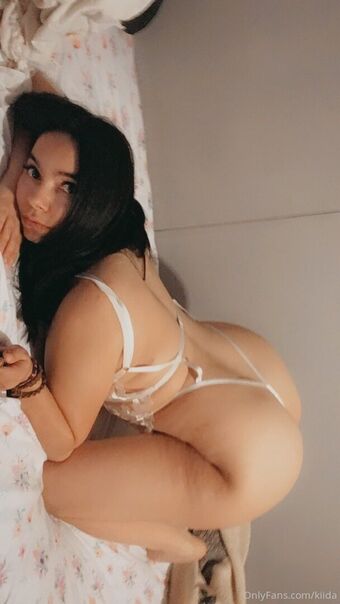 kiida Голі Зливи OnlyFans Фото 7