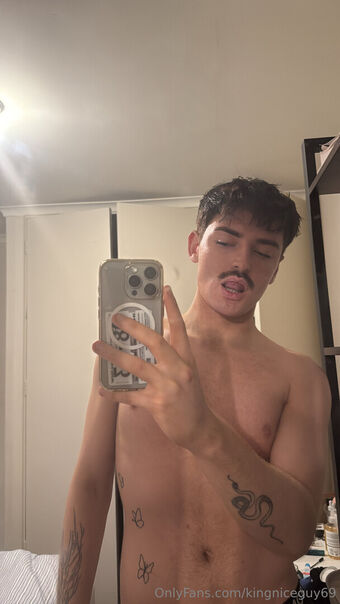 kingniceguy69 Голі Зливи OnlyFans Фото 1