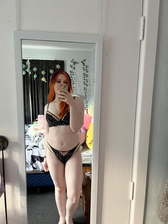 Kit-Kat Голі Зливи OnlyFans Фото 12