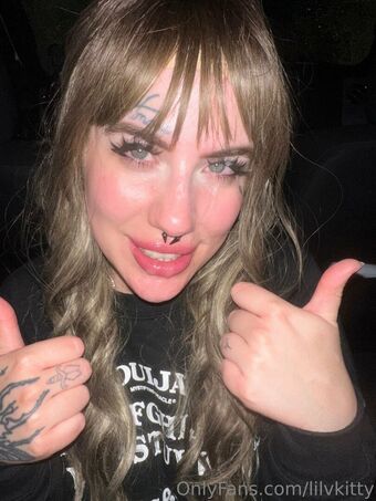 kittykityv Голі Зливи OnlyFans Фото 23