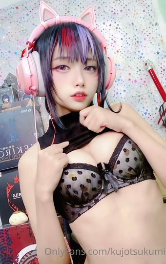 kojimatsukumi Голі Зливи OnlyFans Фото 1