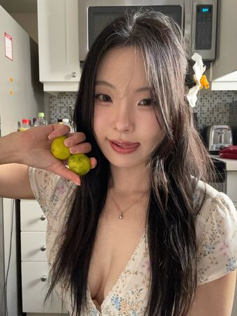 Kong Голі Зливи OnlyFans Фото 31