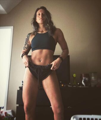 krisstatlander Голі Зливи OnlyFans Фото 8
