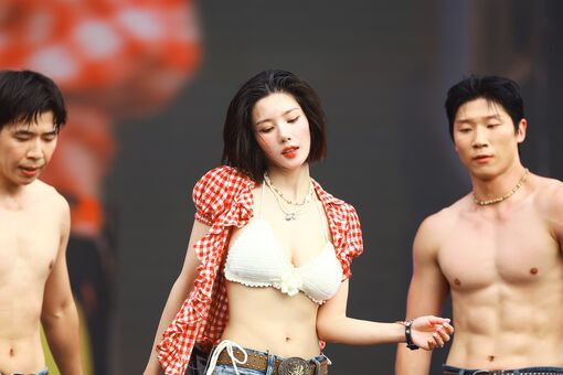Kwon Eunbi Голі Зливи OnlyFans Фото 40