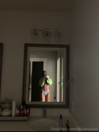 kylienelson Голі Зливи OnlyFans Фото 54
