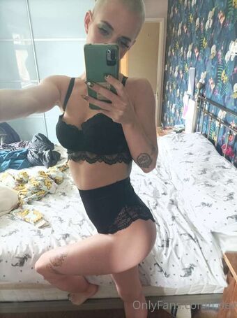 L.Dev Голі Зливи OnlyFans Фото 14