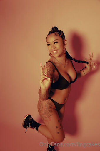 Lady Bug Baristas Голі Зливи OnlyFans Фото 24