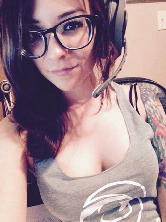LadyDevann Голі Зливи OnlyFans Фото 2