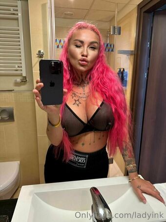ladyink Голі Зливи OnlyFans Фото 4