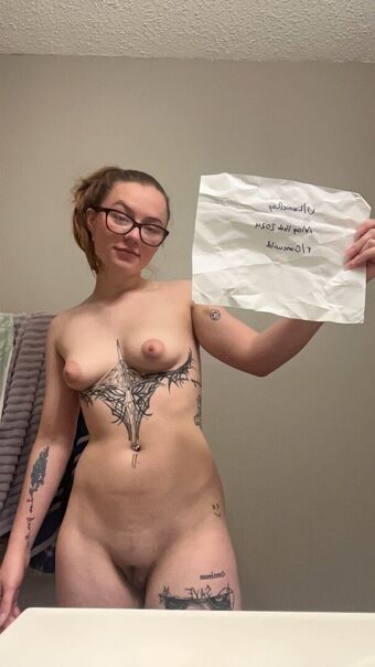 LainieRay Голі Зливи OnlyFans Фото 10