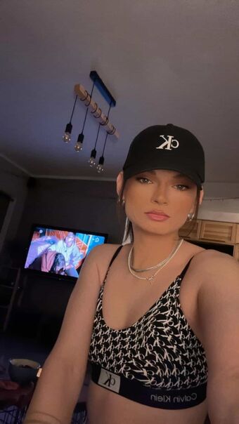 Lana Devone Голі Зливи OnlyFans Фото 3