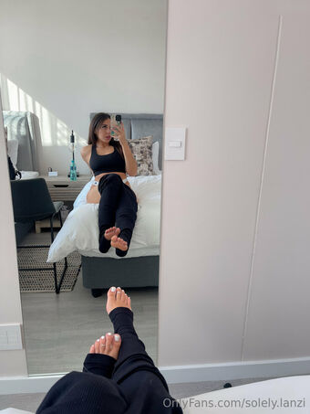 Lanzi Голі Зливи OnlyFans Фото 81