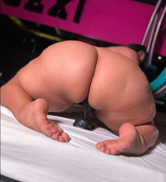 Laura Bernal Голі Зливи OnlyFans Фото 23