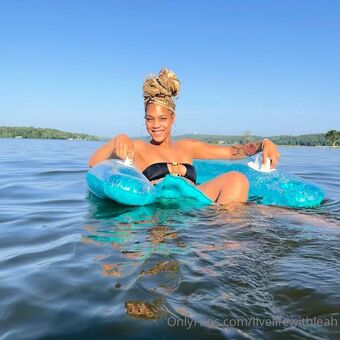 leahsade Голі Зливи OnlyFans Фото 38