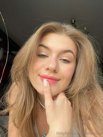 Lee Loo Голі Зливи OnlyFans Фото 10