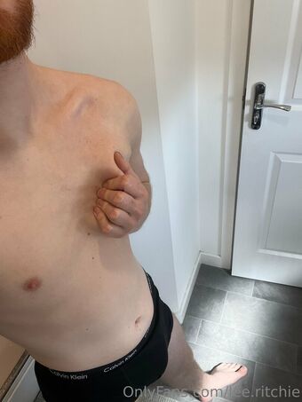 lee.ritchie Голі Зливи OnlyFans Фото 7
