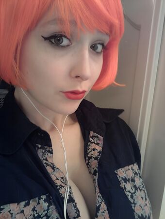 LeeLoo_ Голі Зливи OnlyFans Фото 1