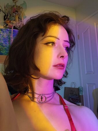 LeeLoo_ Голі Зливи OnlyFans Фото 3