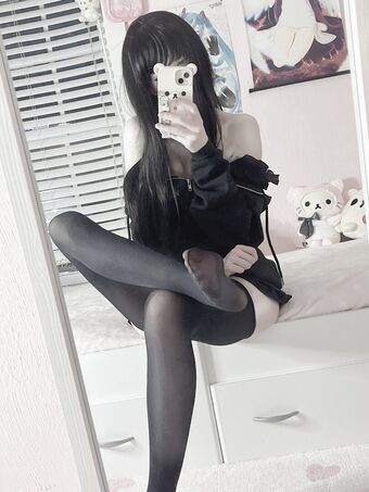 Leen Голі Зливи OnlyFans Фото 4