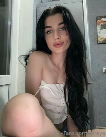 lefreya Голі Зливи OnlyFans Фото 7