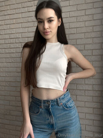 leila_mur