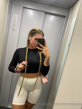 leilaaaahi Голі Зливи OnlyFans Фото 4