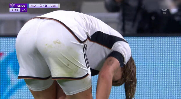 Lena Oberdorf Голі Зливи OnlyFans Фото 22