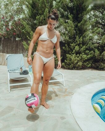 Lena Oberdorf Голі Зливи OnlyFans Фото 31