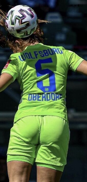 Lena Oberdorf Голі Зливи OnlyFans Фото 36