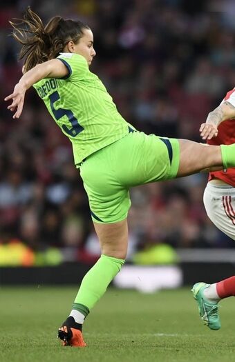 Lena Oberdorf Голі Зливи OnlyFans Фото 40