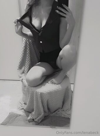 lenabeck Голі Зливи OnlyFans Фото 1