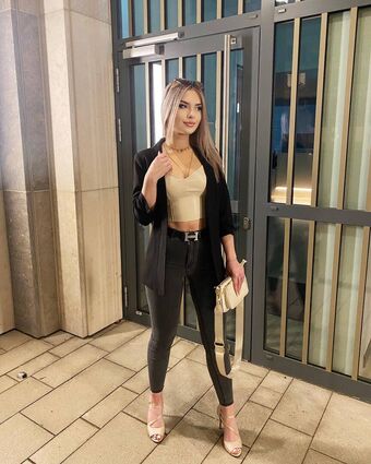 LetsNastja Голі Зливи OnlyFans Фото 19