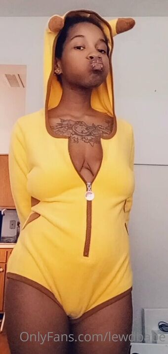 lewdbabe Голі Зливи OnlyFans Фото 15