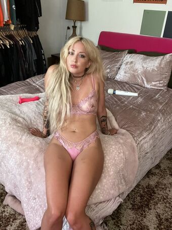LexiGreene Голі Зливи OnlyFans Фото 8