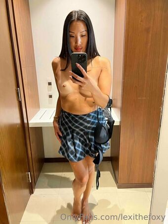 lexithefoxy Голі Зливи OnlyFans Фото 24