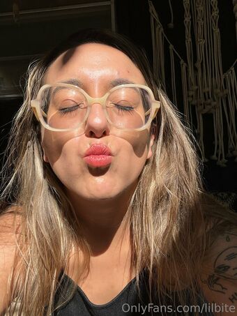 Lilbite Голі Зливи OnlyFans Фото 37