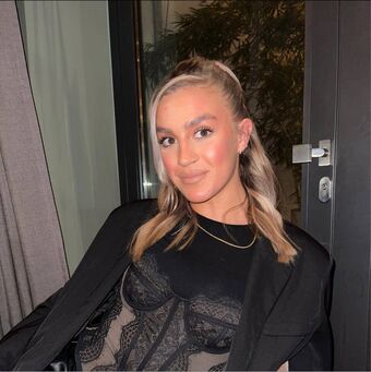 Lilly Walker Голі Зливи OnlyFans Фото 5