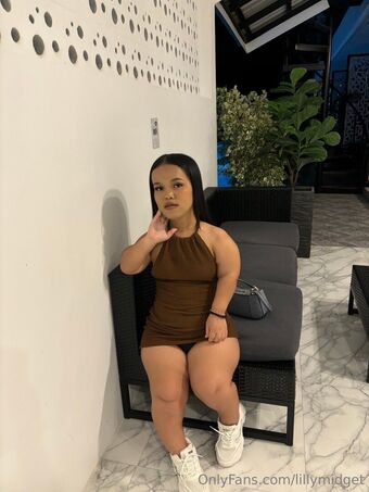 lillymidget Голі Зливи OnlyFans Фото 8