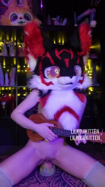 lilpixiekitten Голі Зливи OnlyFans Фото 6