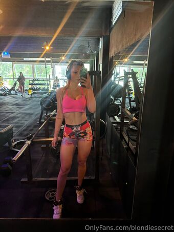 lilyblake Голі Зливи OnlyFans Фото 20