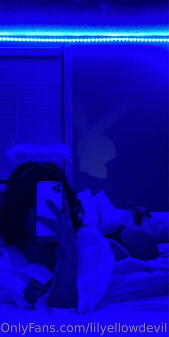 Lilyellowdevil Голі Зливи OnlyFans Фото 5