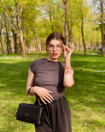 lilyrush Голі Зливи OnlyFans Фото 17