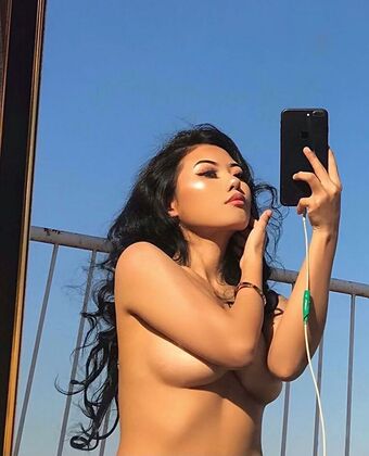 limughaaaa Голі Зливи OnlyFans Фото 7