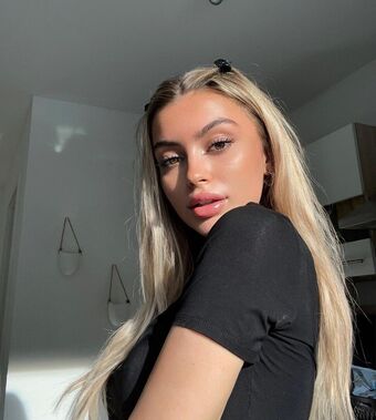 Linabmn Голі Зливи OnlyFans Фото 9