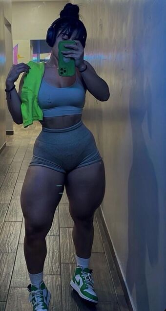 Linnnna Linnnna Голі Зливи OnlyFans Фото 3